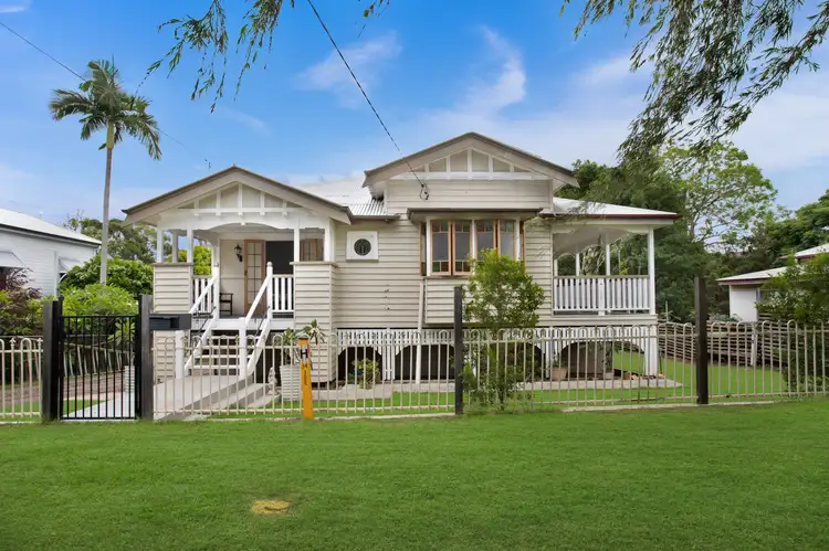 32 Smith Street, North Ipswich QLD 4305