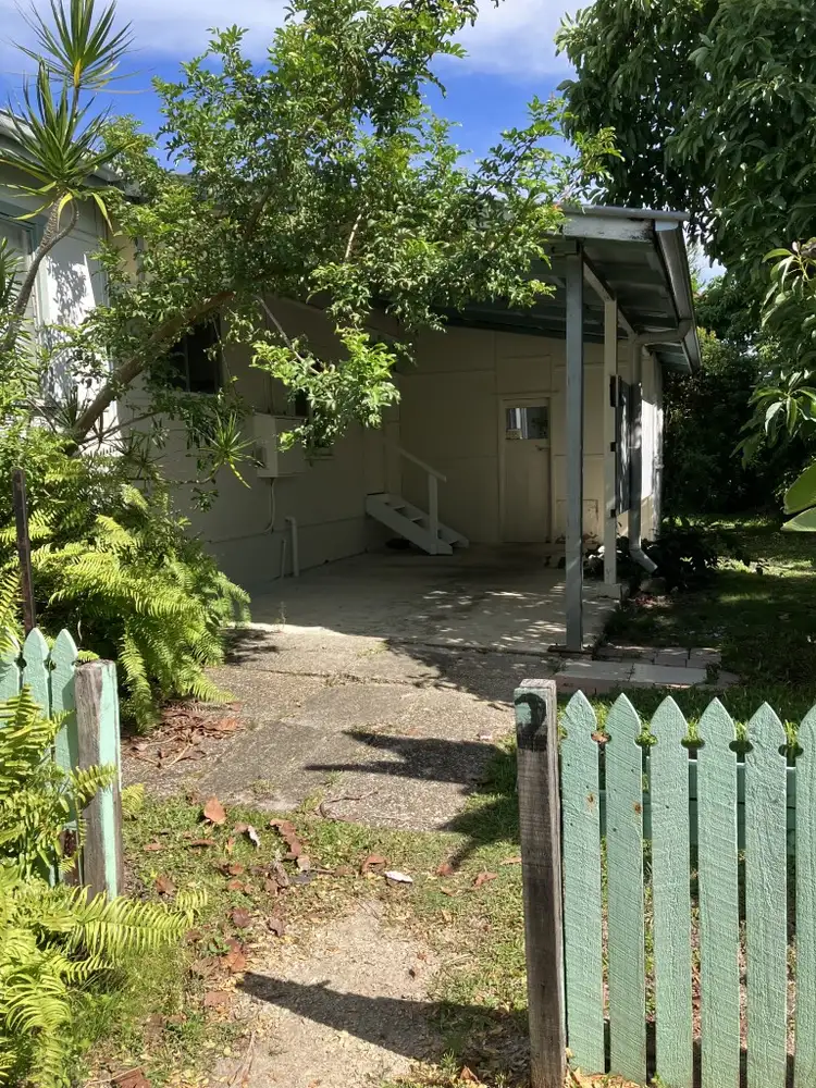 16 Elder Entrance