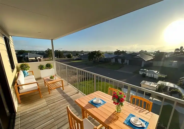 74A Hillock Crescent