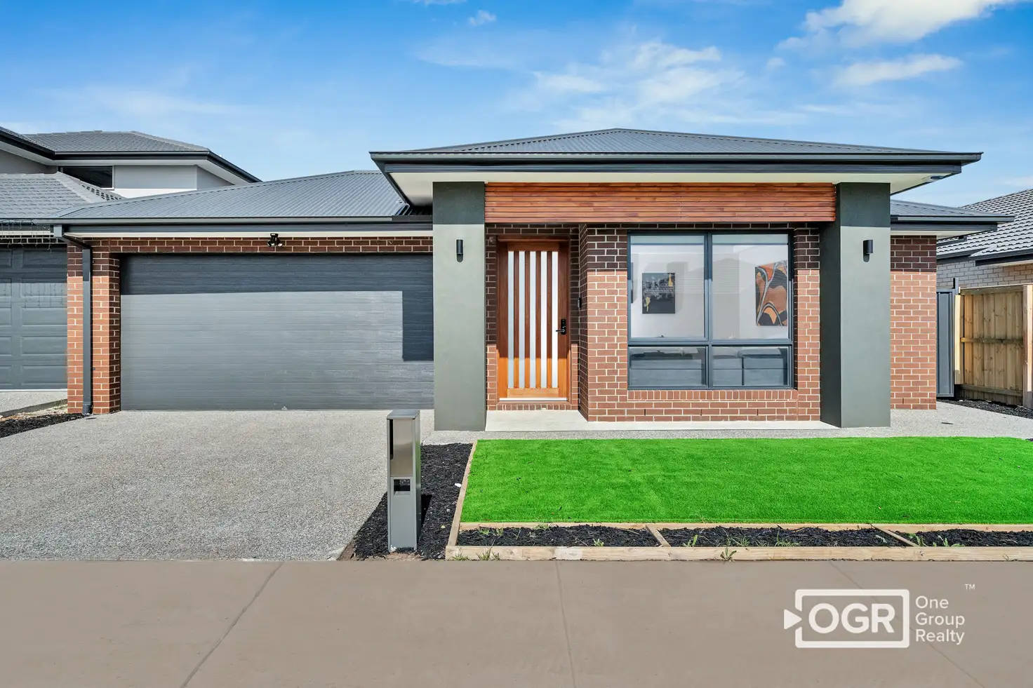 Main view of Homely house listing, 10 Franca Avenue, Fraser Rise VIC 3336