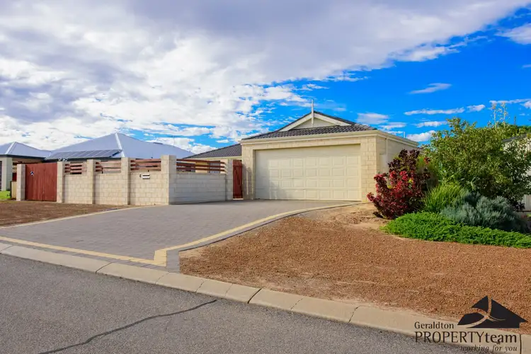 4 Half Moon Drive, Waggrakine WA 6530