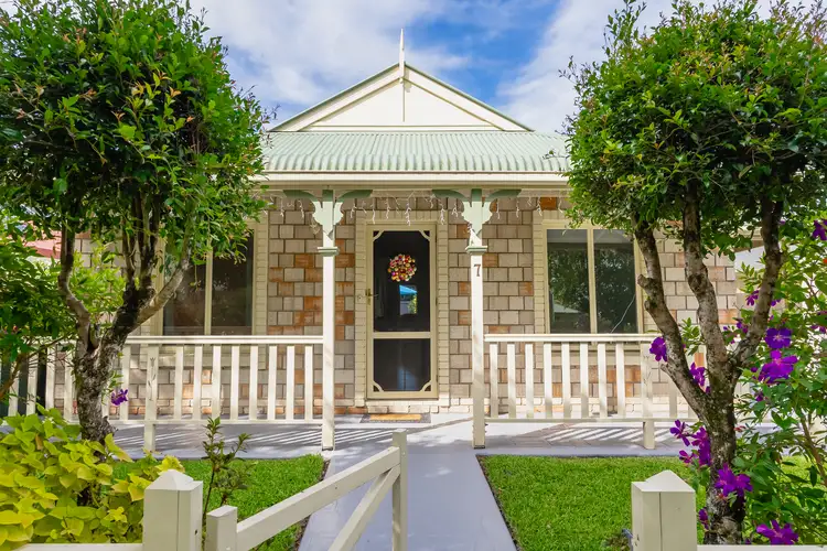 7 Chesterton Crescent, Sippy Downs QLD 4556