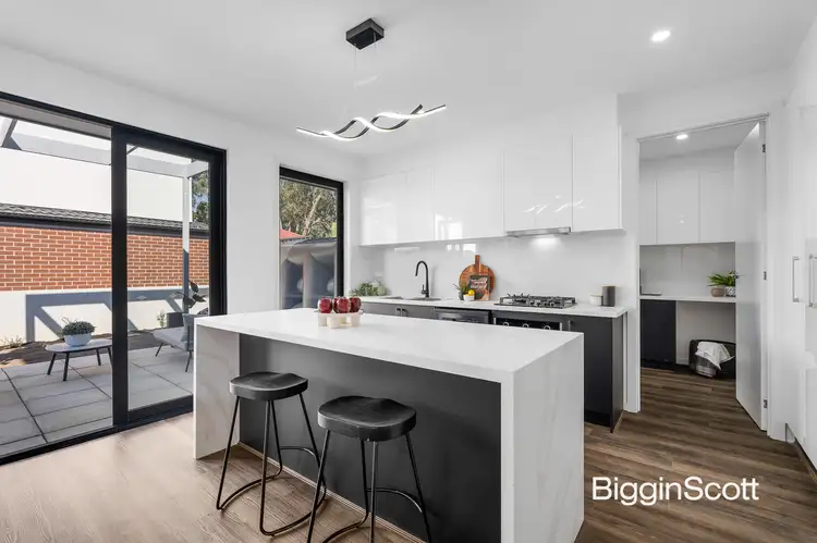 1/2 Mossfield Avenue, Ferntree Gully VIC 3156