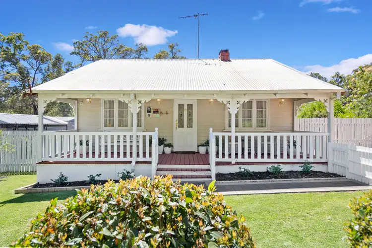 8 Staff Street, Jarrahdale WA 6124