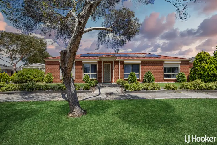 15 Nodosa Grove, Harkness VIC 3337
