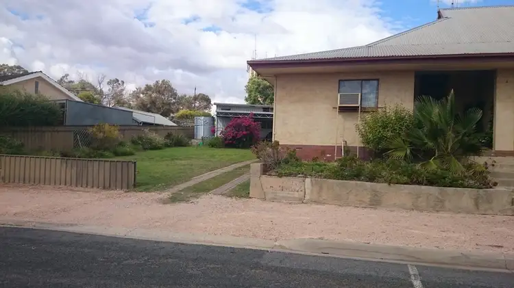 2 O'Loughlin street
