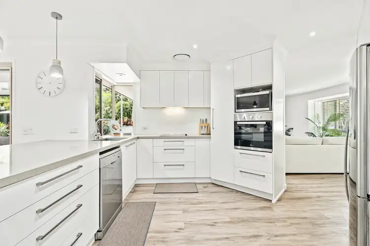 Fifth view of Homely house listing, 8 Ossie Court, Parkwood QLD 4214