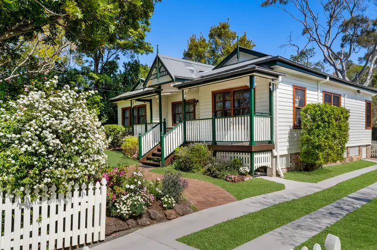 4 Easton Road