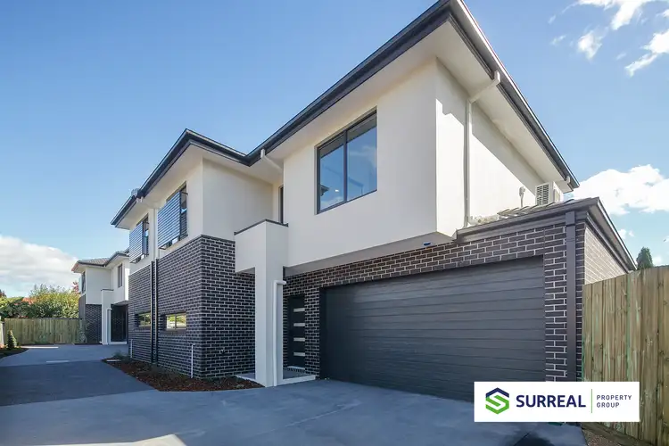 7 Iris Crescent