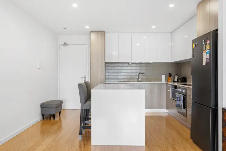 86/2 Rowe Avenue