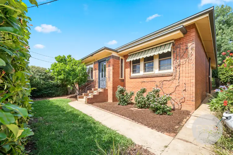 11 Bourke Street, Turvey Park NSW 2650