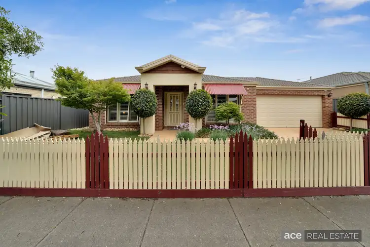 7 Field Street, Manor Lakes VIC 3024