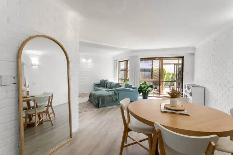 1/96 Oxley Avenue, Woody Point QLD 4019