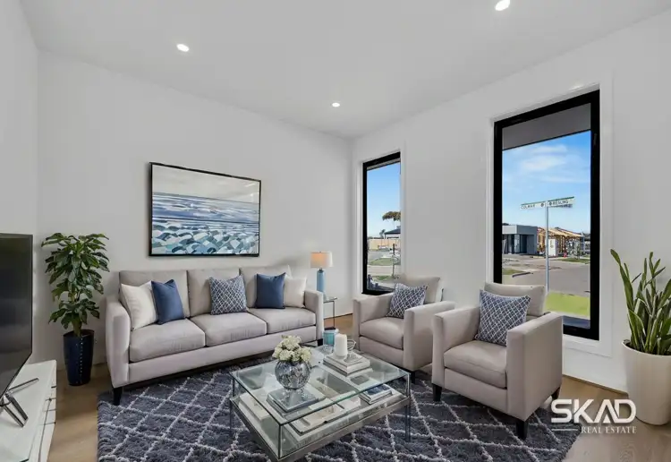 10 Currango Street