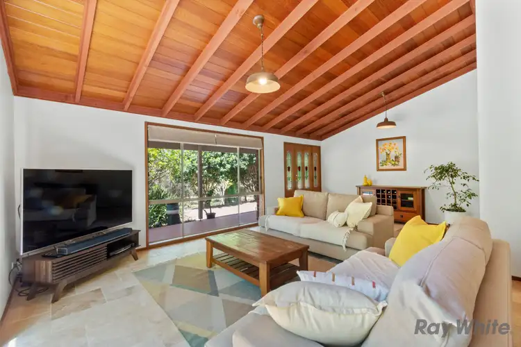 23 Woodlands Way