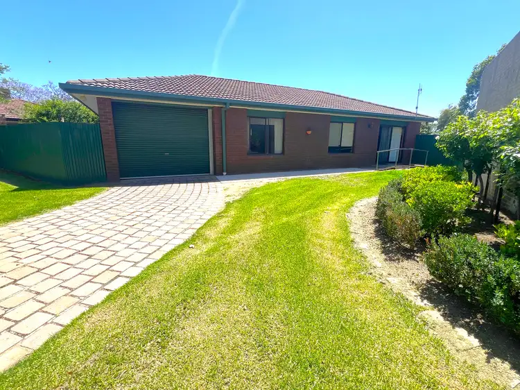 305 Victoria Street, Deniliquin NSW 2710