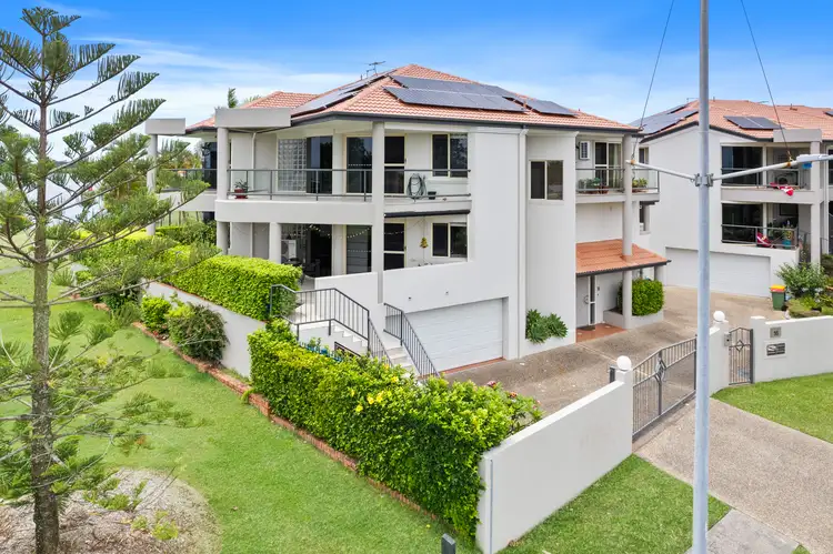7/16 Commodore Drive, Birkdale QLD 4159