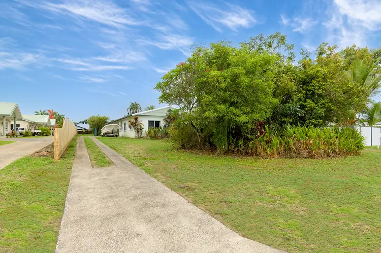 1 & 2/31 Melaleuca Drive, Cooya Beach QLD 4873