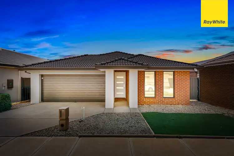19 Metroon Drive, Weir Views VIC 3338
