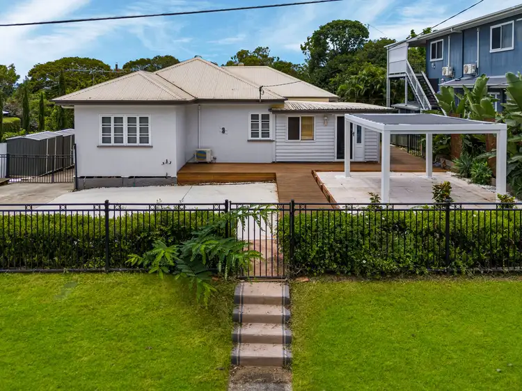 3 Robertson Road, Eastern Heights QLD 4305