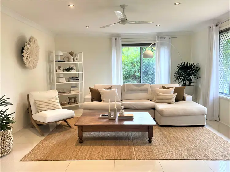 33 Gretel Drive, Mermaid Waters QLD 4218
