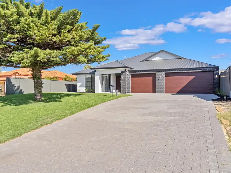18 Dampier Drive, Golden Bay WA 6174