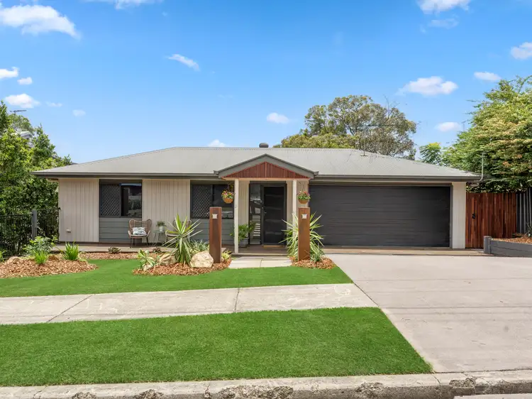6 Hutton Road
