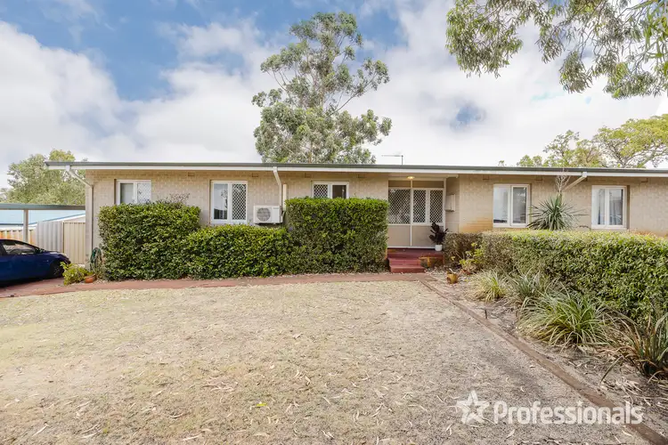35 Rochford Way, Girrawheen WA 6064