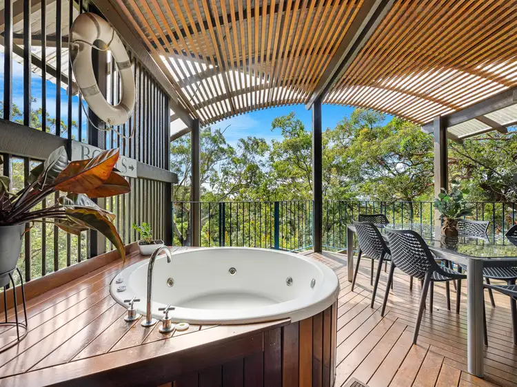 18 Banksia Villas Road