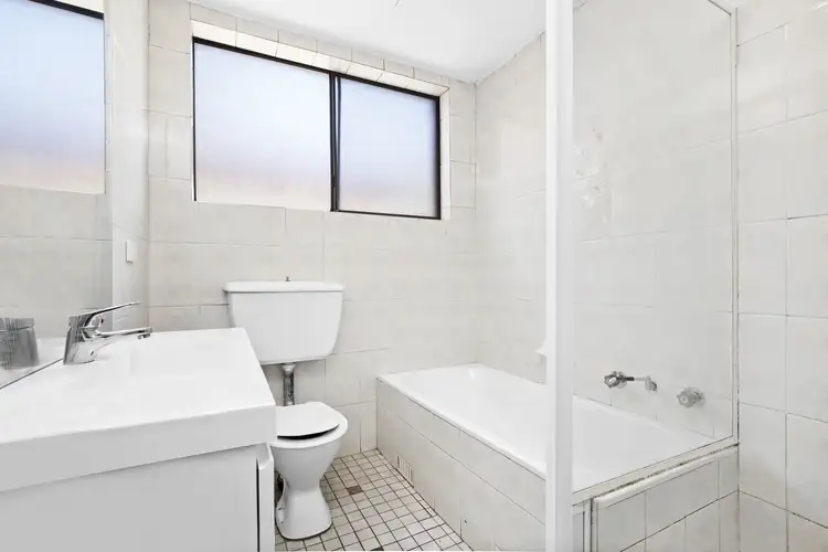 Fifth view of Homely apartment listing, 3/6-10 Railway Parade, Westmead NSW 2145