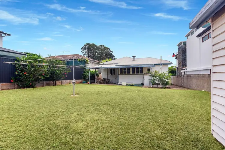 8 Derby Street, Hendra QLD 4011