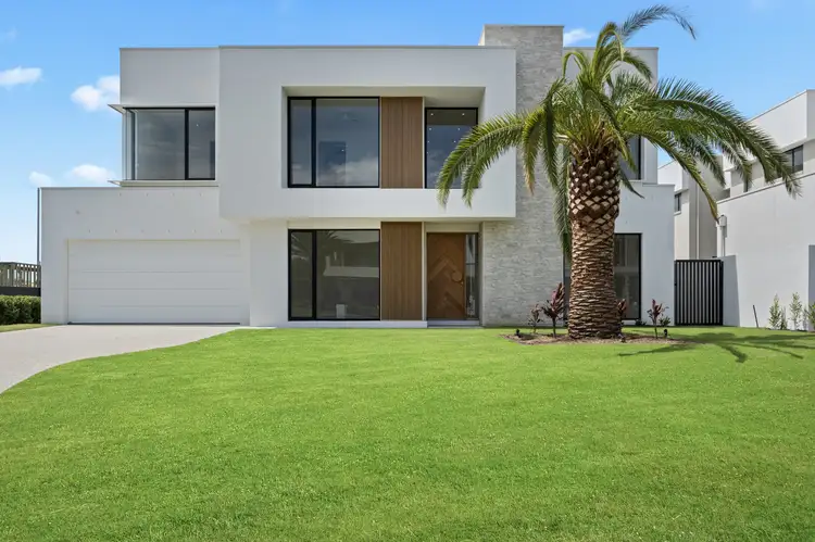 8 Lake Serenity Boulevard