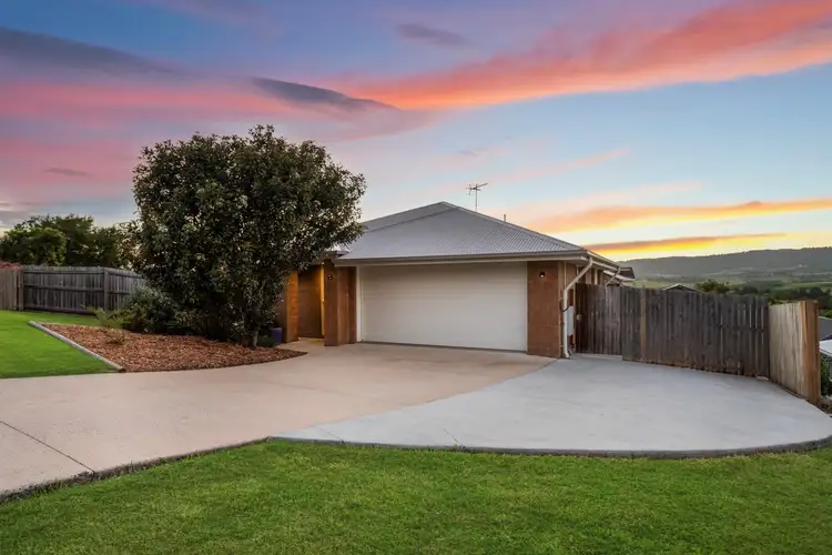 12 Perrys Crescent