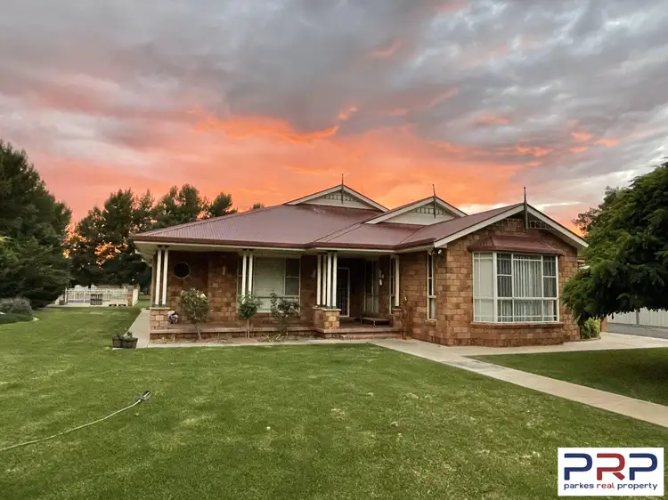 6 Coolabah Drive, Parkes NSW 2870