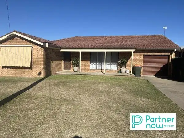 11 Glengarvin Drive, Tamworth NSW 2340