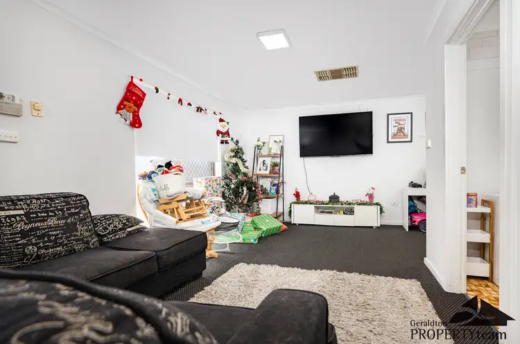 Second view of Homely house listing, 6 Jabiru Way, Waggrakine WA 6530