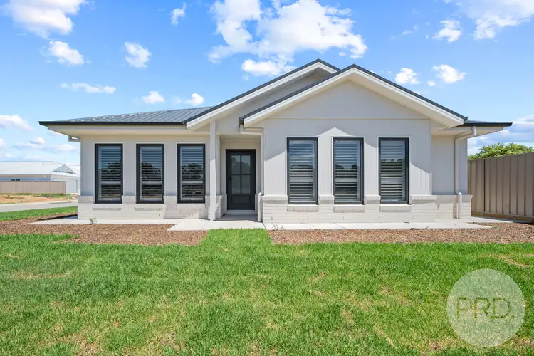 4 Paroo Place, Tatton NSW 2650