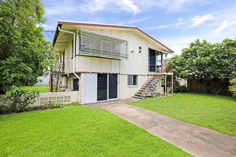 SHARE HOUSE/11 Irving Street, Cranbrook QLD 4814