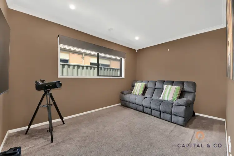 Fifth view of Homely house listing, 10 Dianella Avenue, Kalkallo VIC 3064