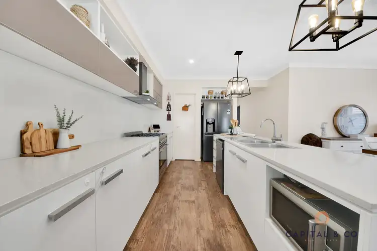 Sixth view of Homely house listing, 10 Dianella Avenue, Kalkallo VIC 3064