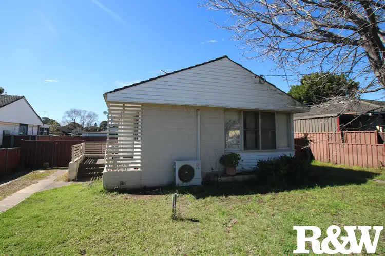 43 Mariana Crescent, Lethbridge Park NSW 2770
