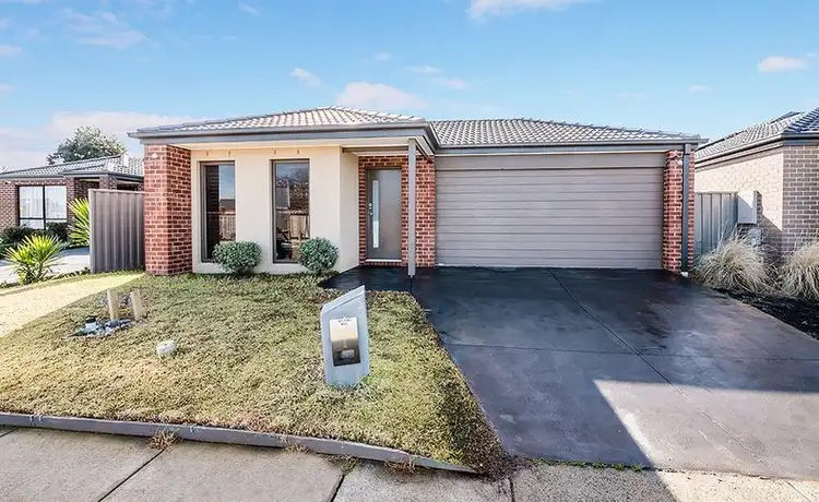 Second view of Homely house listing, 5 Wagner Close, Cranbourne East VIC 3977