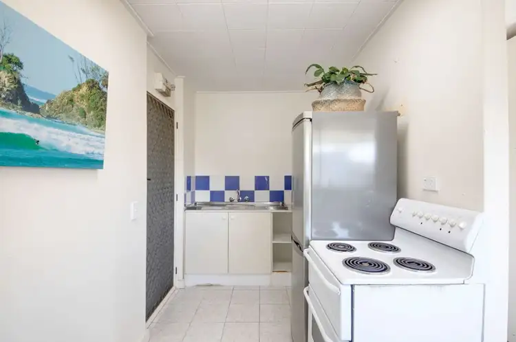 Fifth view of Homely unit listing, 8/60 Edward Street, Alexandra Headland QLD 4572