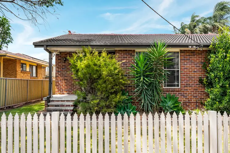 Main view of Homely unit listing, 1/83 Kelso Street, Singleton NSW 2330