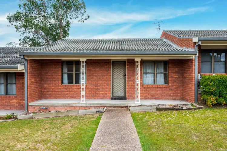 2/6 O'Halloran Avenue, Singleton NSW 2330