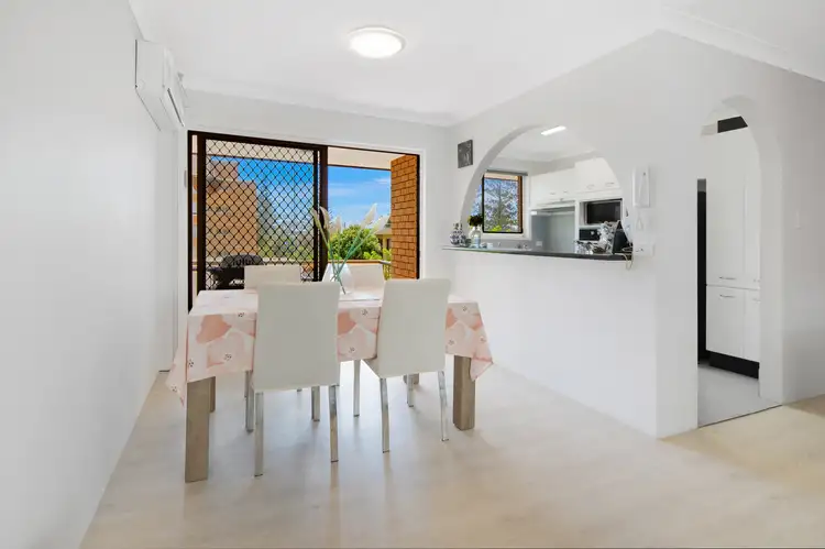 8/10 Elizabeth Avenue, Broadbeach QLD 4218