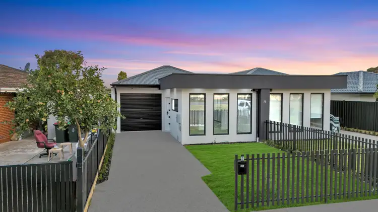 2/75 Old Geelong Road, Laverton VIC 3028