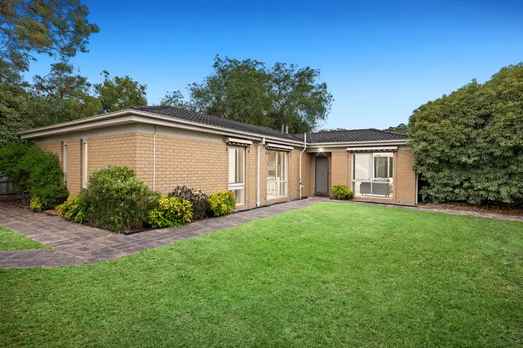 2 HUNTINGDON AVENUE, Bayswater North VIC 3153