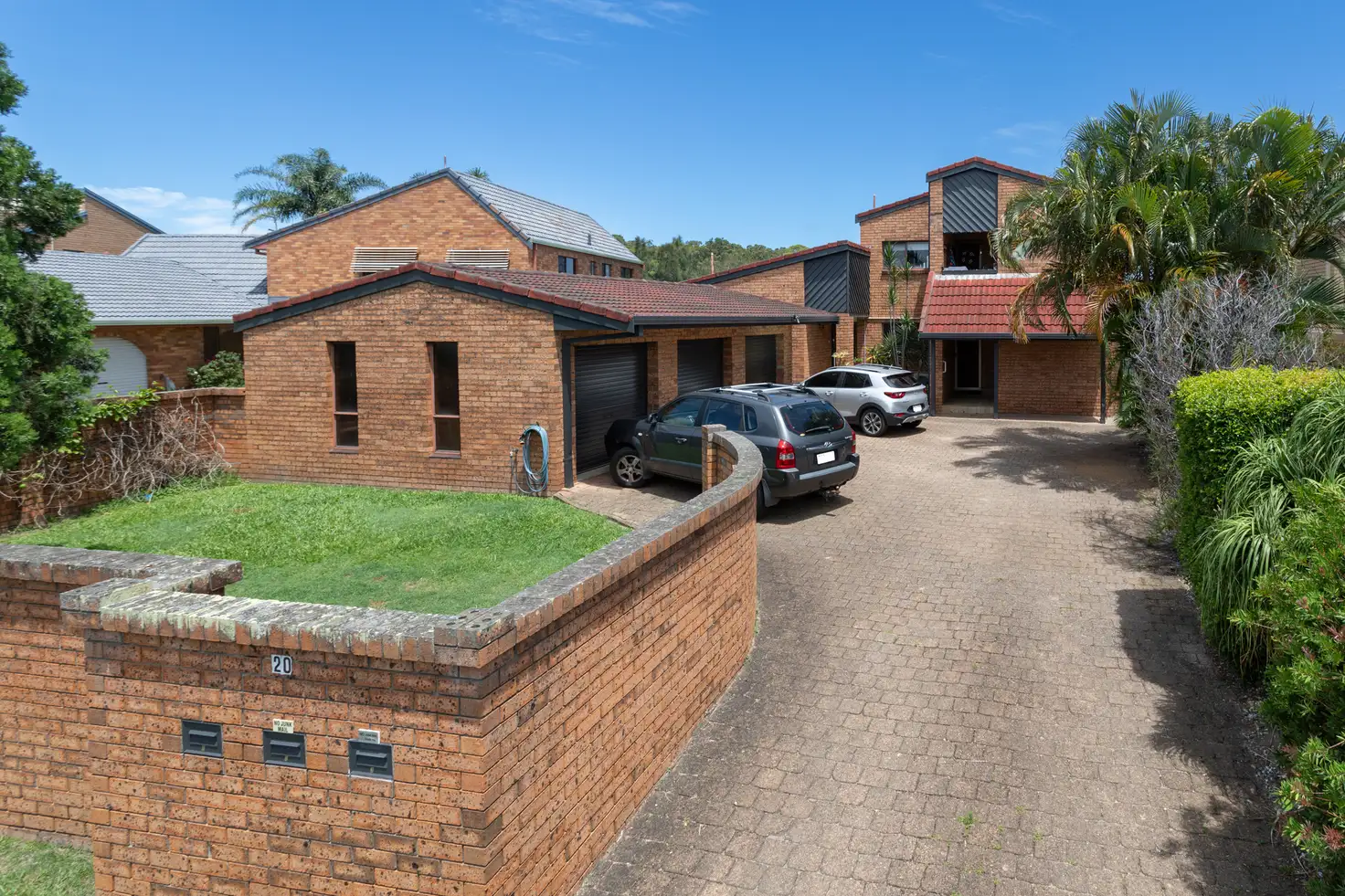 Main view of Homely unit listing, 2/20 Sunbird Street, Burleigh Waters QLD 4220