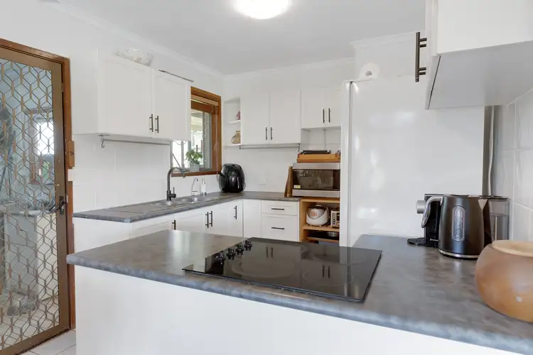 22 Kathleen Avenue, Southport QLD 4215
